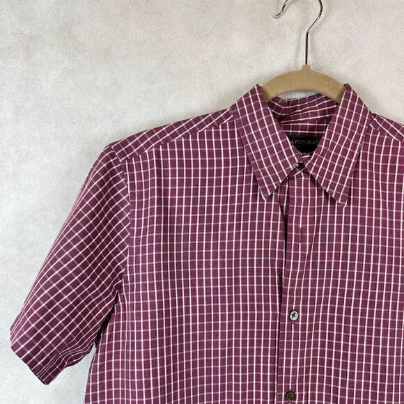 Banana Republic SzS Red /White Checkered Short Sleeve Shirt - Picture 3 of 5